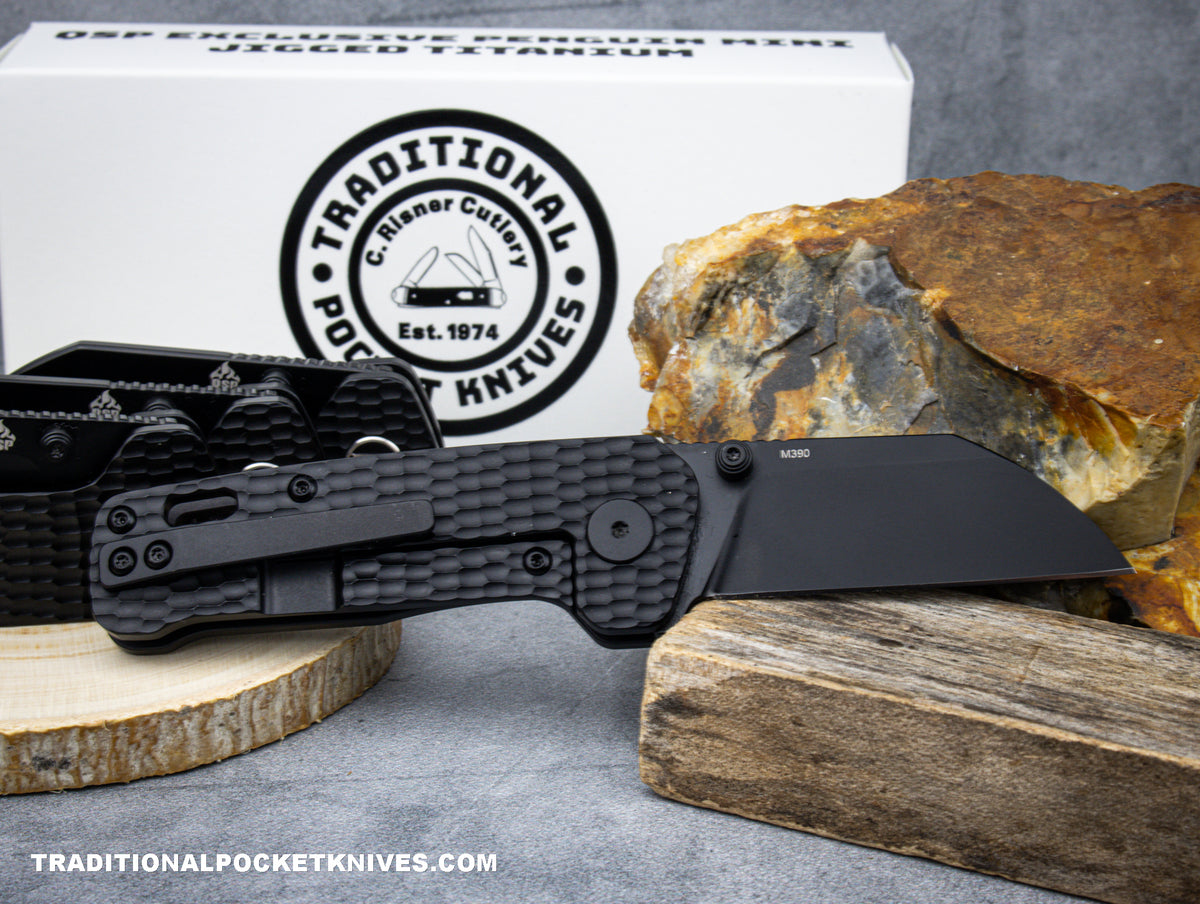 QSP Exclusive Penguin Mini Knife QS130XS Black Jigged Titanium M390