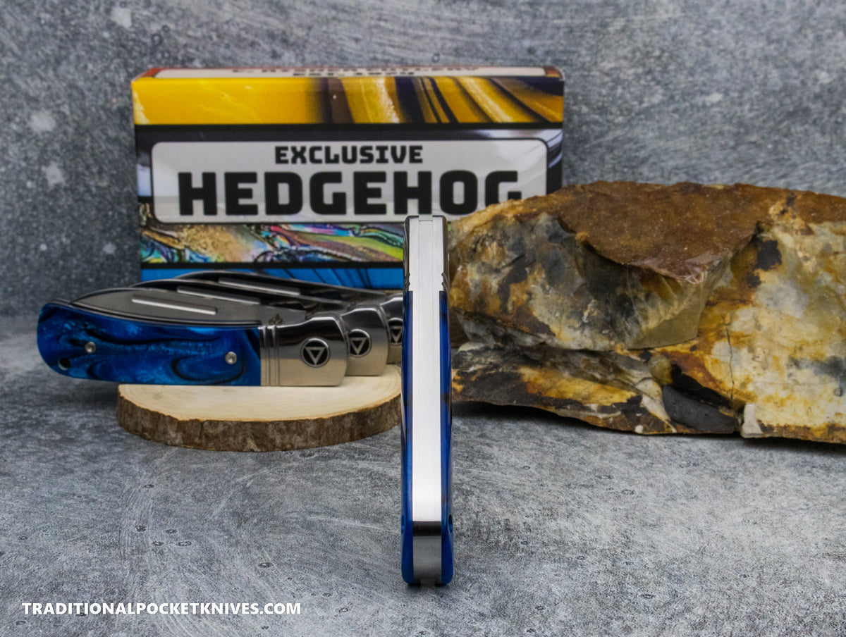 QSP Exclusive Hedgehog Knife QS142SP: Blue Wave Acrylic 14C28N Spearpoint