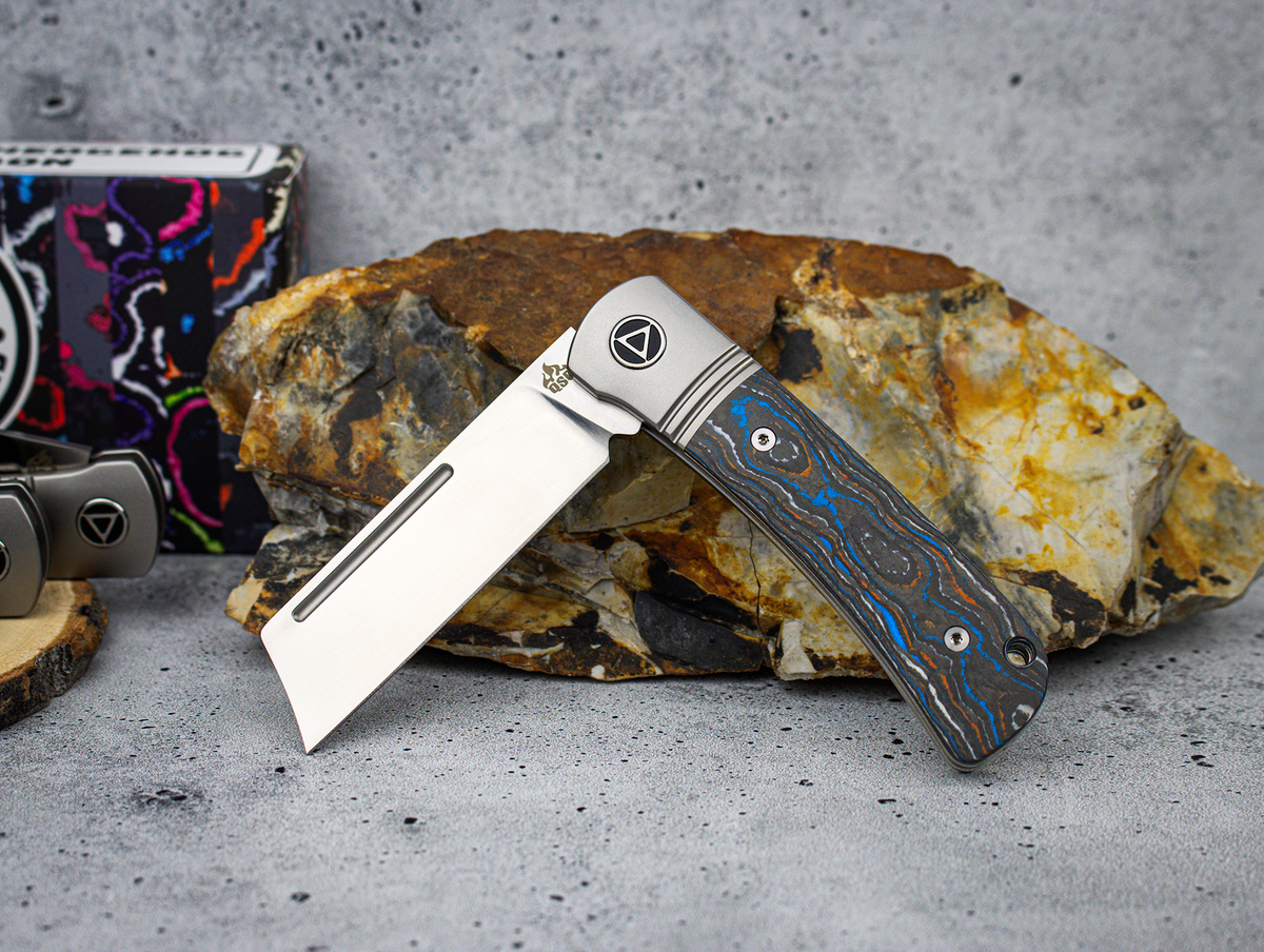 QSP Exclusive Hedgehog Knife QS142 CamoCarbon 90&#39;s M390