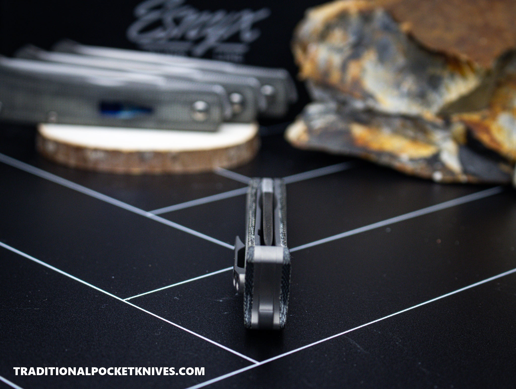 ESNYX Silver Line Beer Buster Front Flipper M390 Black