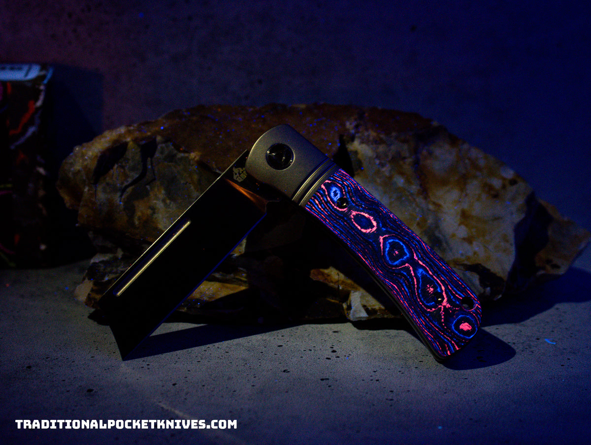 QSP Exclusive Hedgehog Knife QS142 CamoCarbon Miami Vice M390