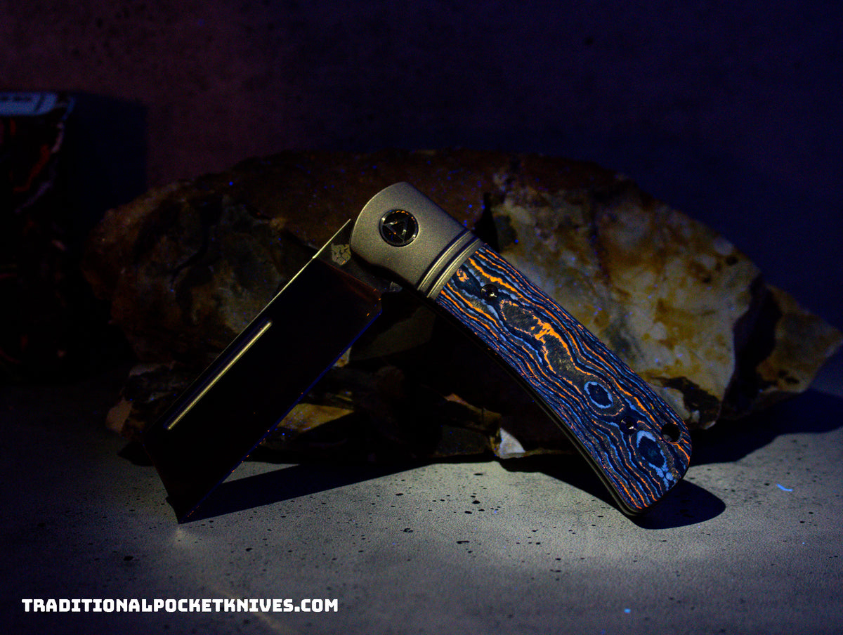 QSP Exclusive Hedgehog Knife QS142 CamoCarbon Halloween Night M390