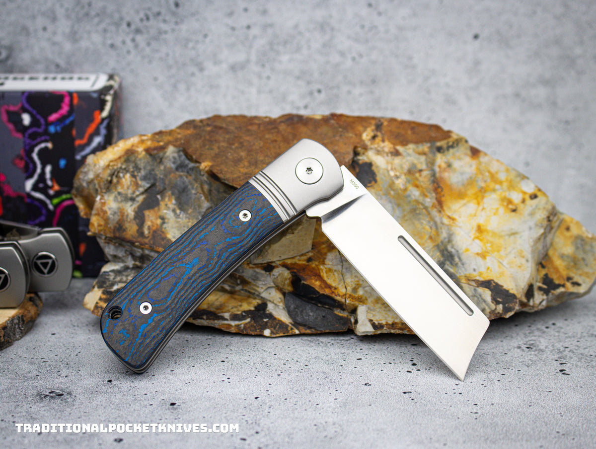 QSP Exclusive Hedgehog Knife QS142 CamoCarbon Pacific Blue M390