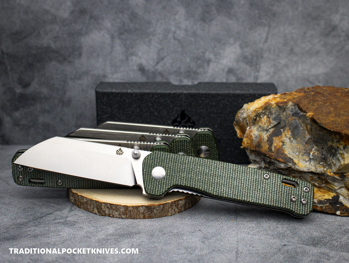 QSP Penguin Knife QS130-C Green Micarta D2 Steel