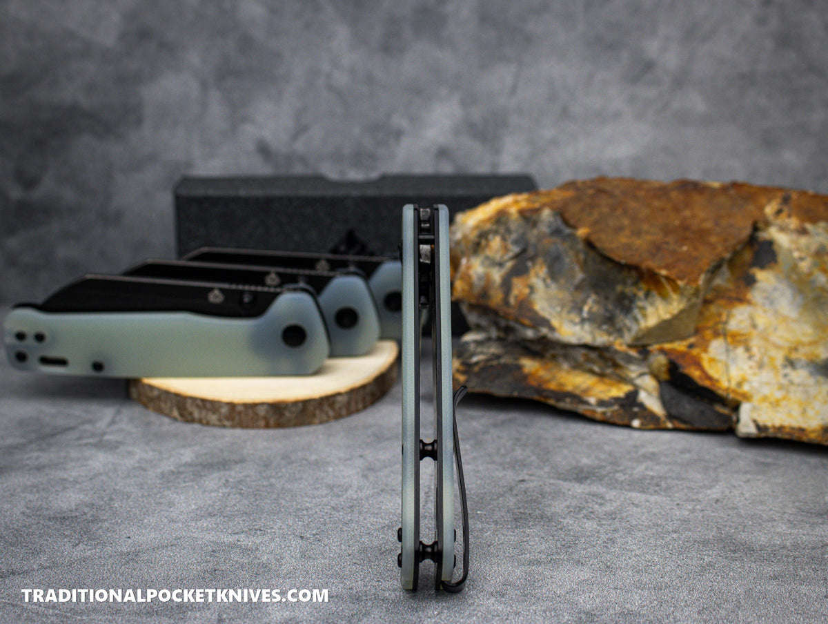 QSP Penguin Knife QS130-W Jade Green G10 D2 Steel