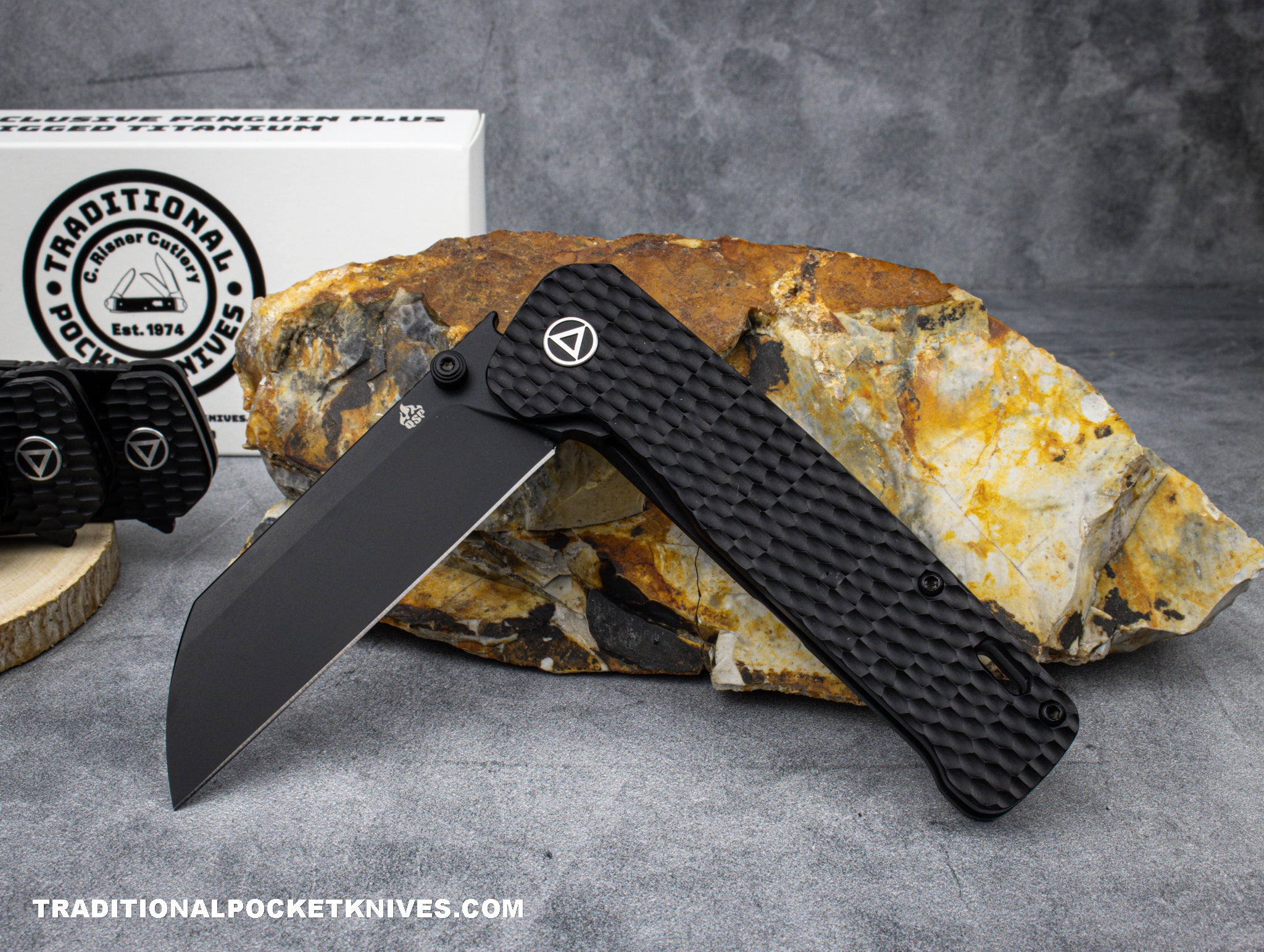 QSP Exclusive Penguin Plus Knife QS130XL Black Jigged Titanium M390 - C. Risner Cutlery LLC