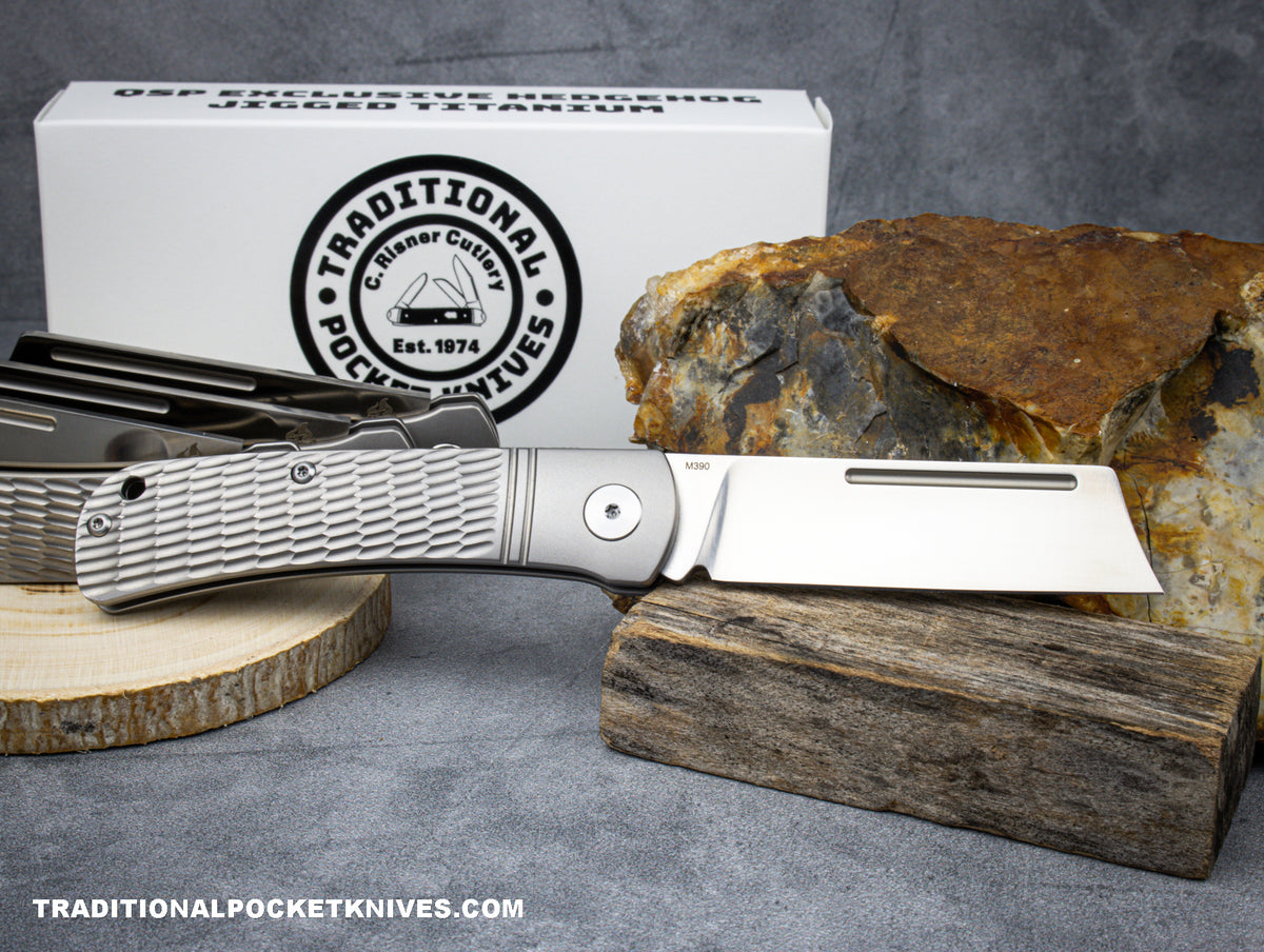 QSP Exclusive Hedgehog Knife QS142 Gray Jigged Titanium M390