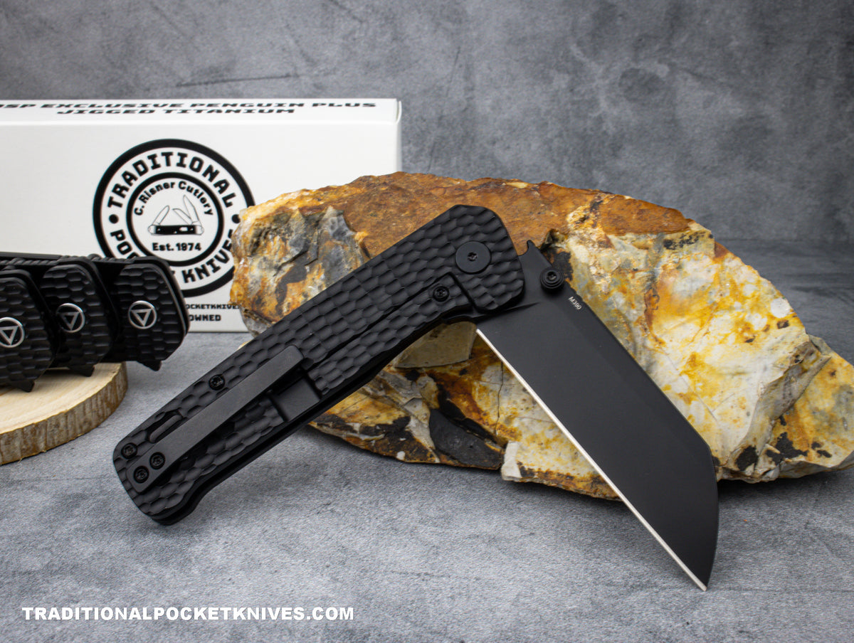 QSP Exclusive Penguin Plus Knife QS130XL Black Jigged Titanium M390