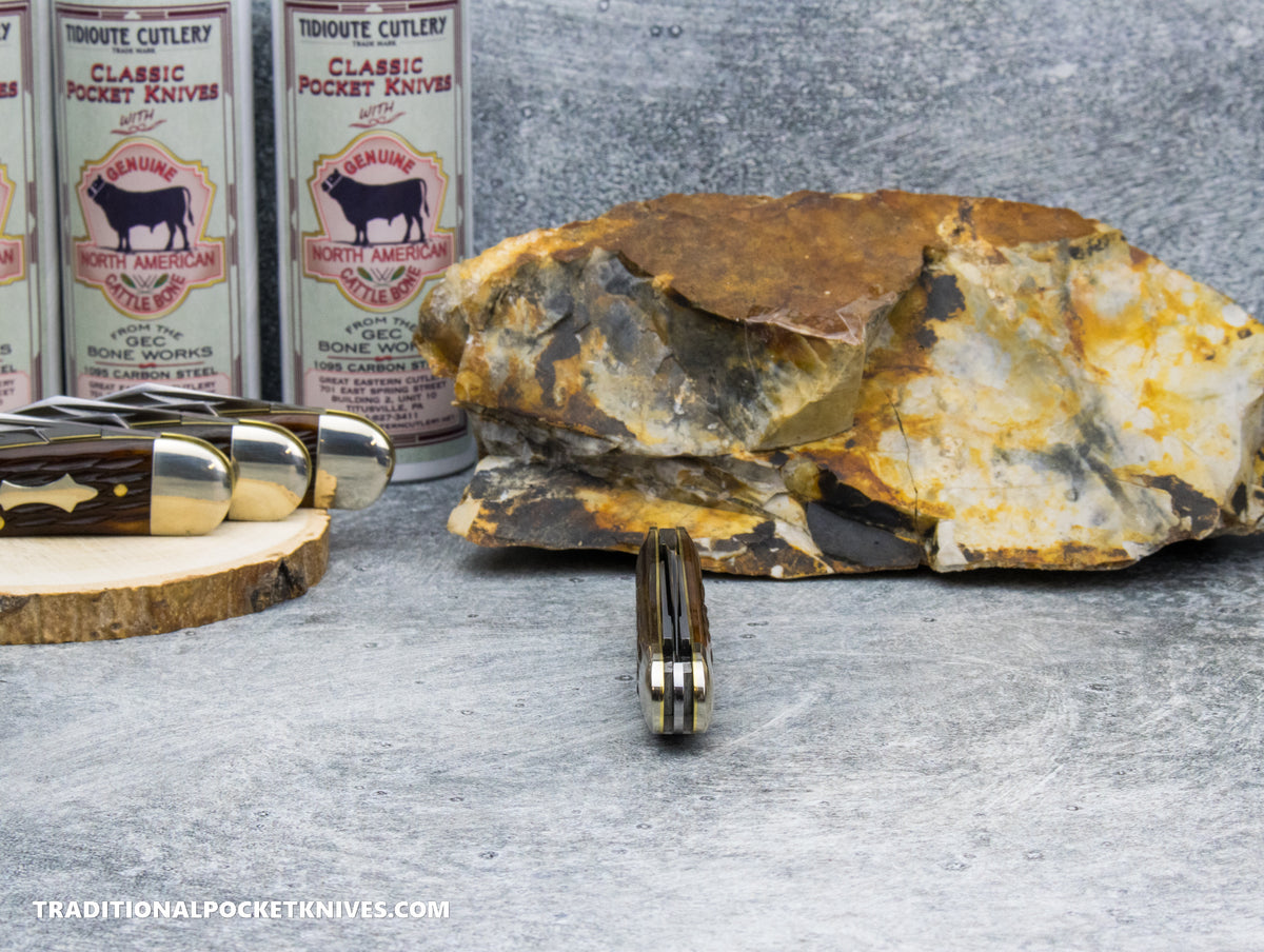Great Eastern Cutlery #571326 Tidioute Cutlery Geppetto Whittler Hazelnut Jigged Bone