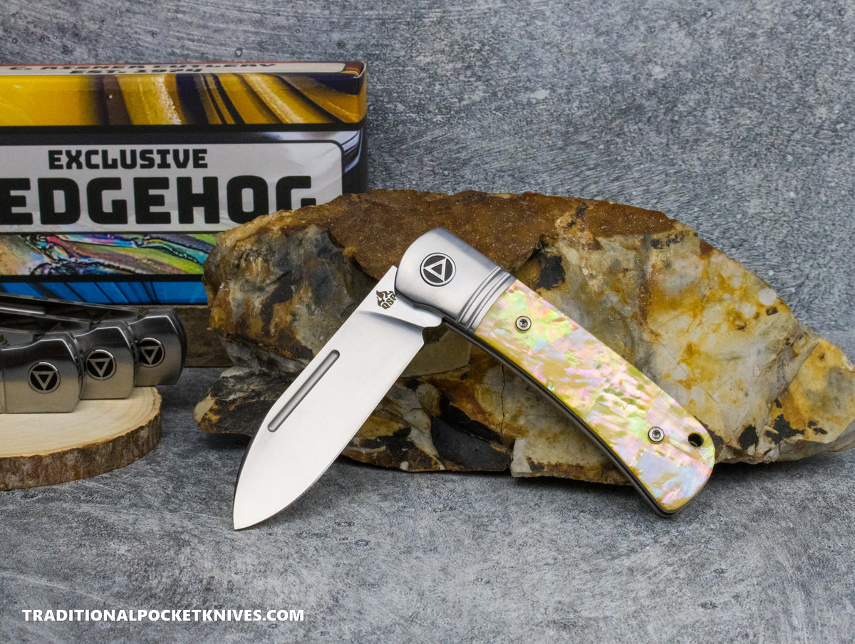 QSP Exclusive Hedgehog Knife QS142SP: Mother of Pearl 14C28N Spearpoint