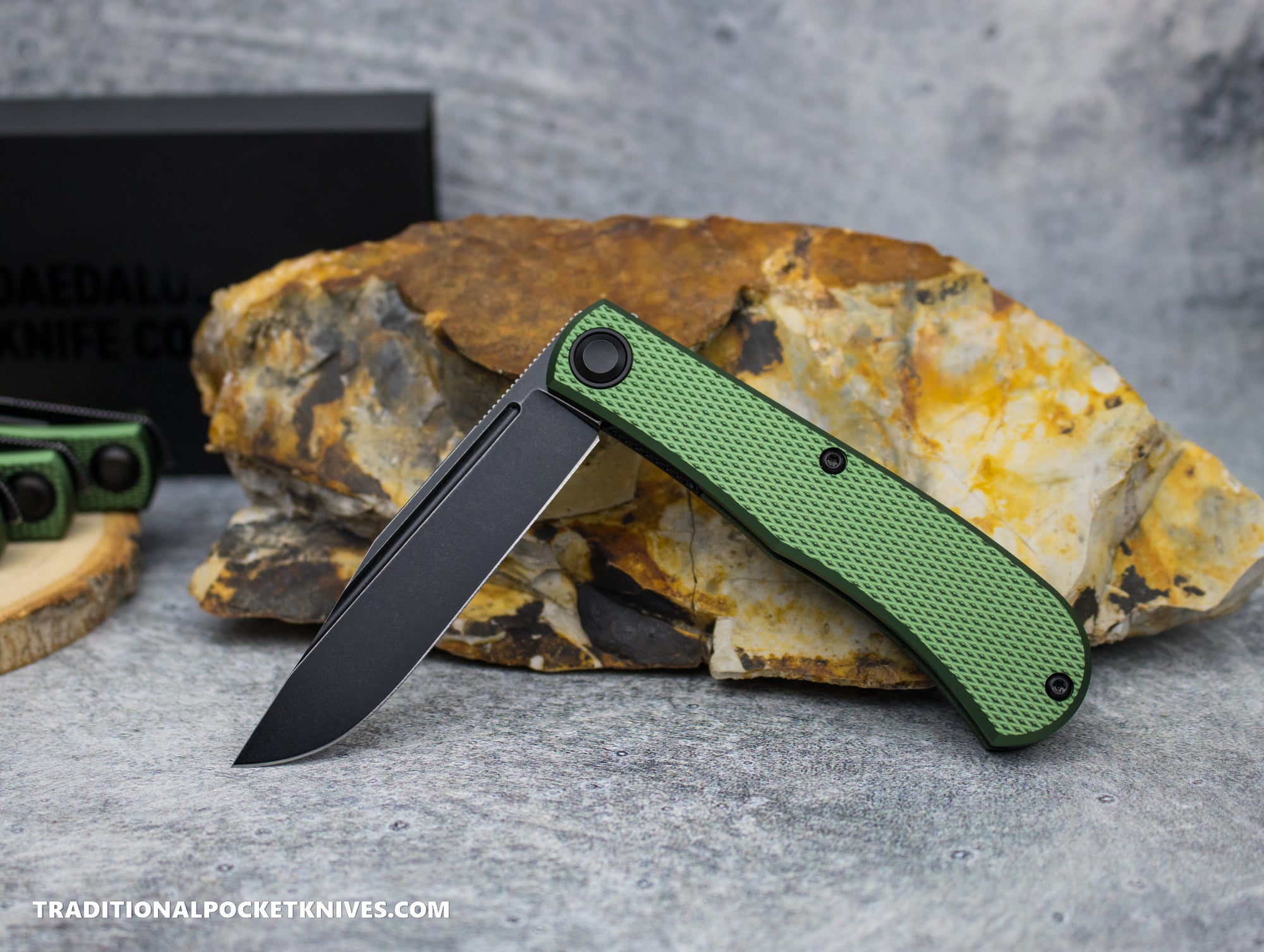 Daedalus Knife Co. "The Lab" Checkered Green Anodized Aluminum
