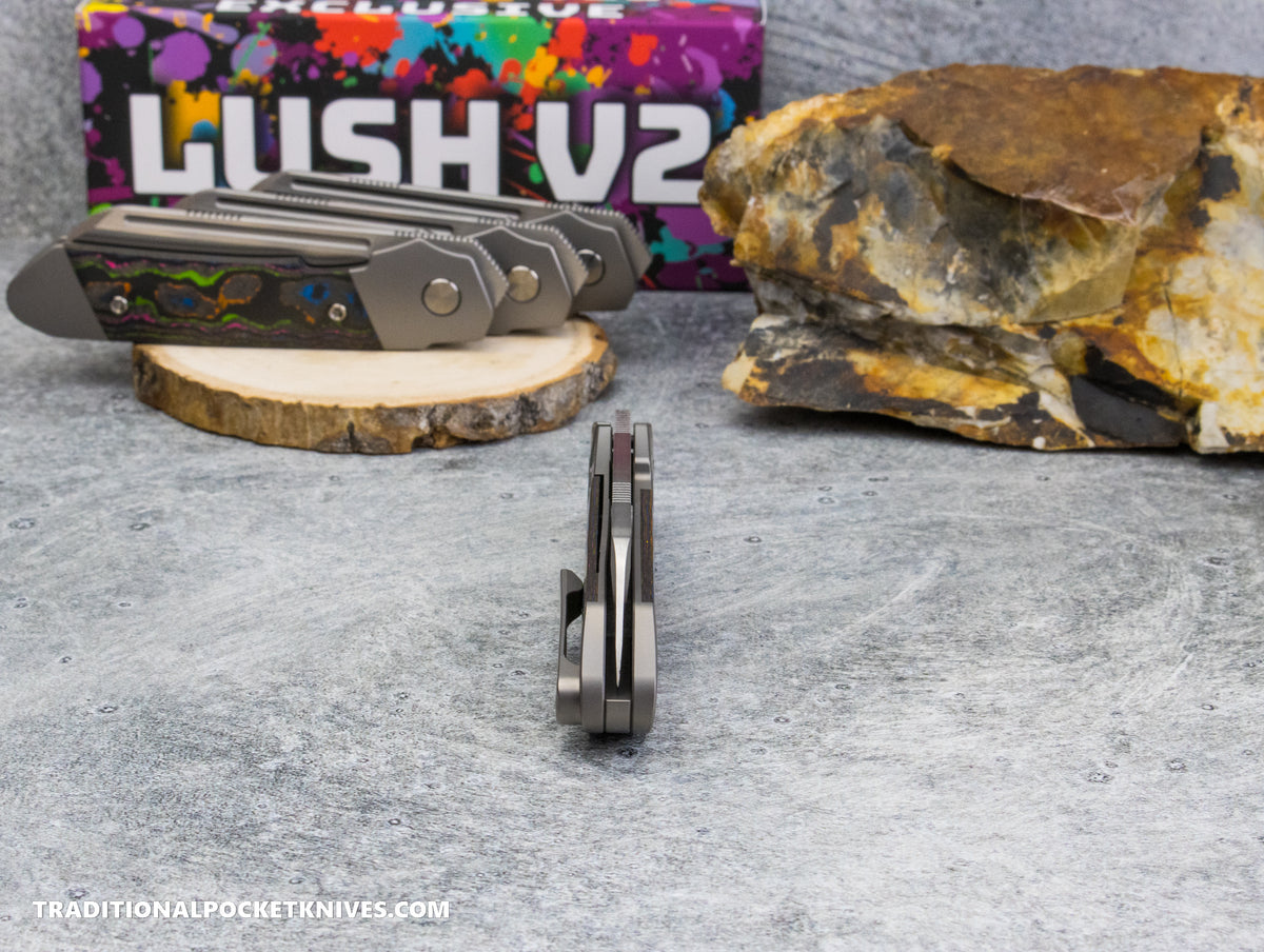 Divo Knives Exclusive Lush V2: Righty - CamoCarbon 80's Vanax Steel