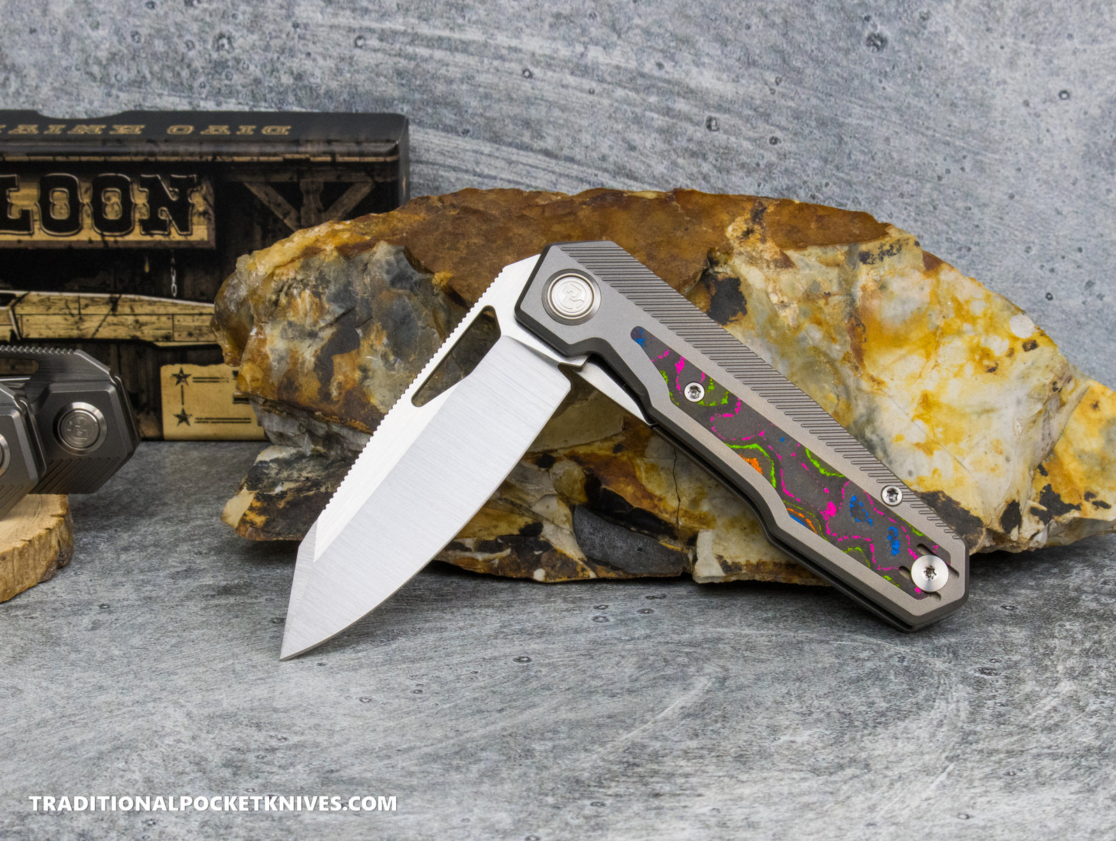 Divo Knives Exclusive Saloon: Beadblasted Titanium CamoCarbon 80's Belt Satin S90V