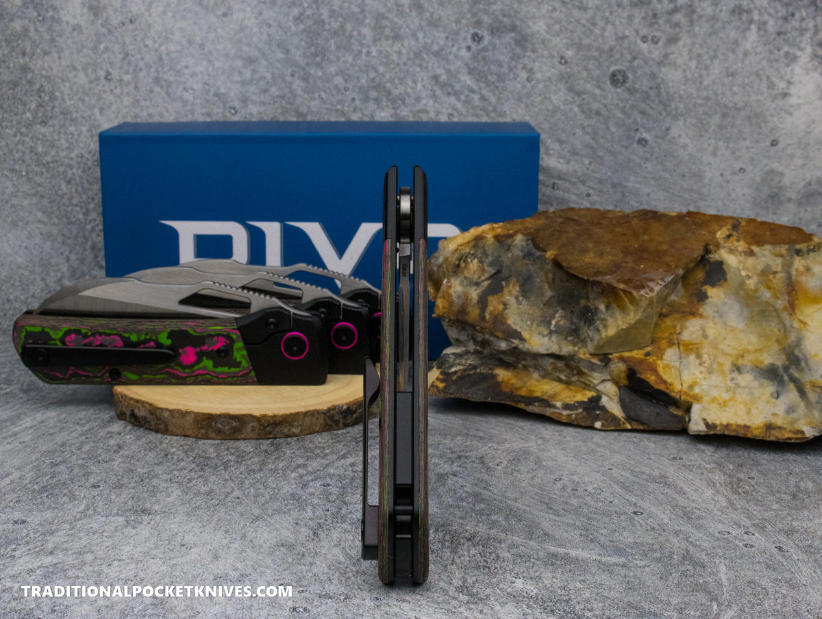 Divo Knives Stout V2: Lefty - CamoCarbon Watermelon Sugar / Belt Satin