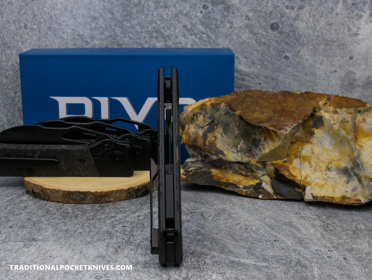 Divo Knives Stout V2: Lefty - Fat Carbon Dark Matter Glow / Black Stonewash