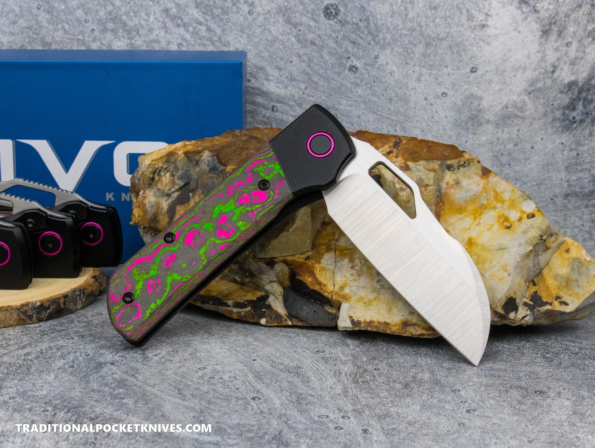Divo Knives Stout V2: Lefty - CamoCarbon Watermelon Sugar