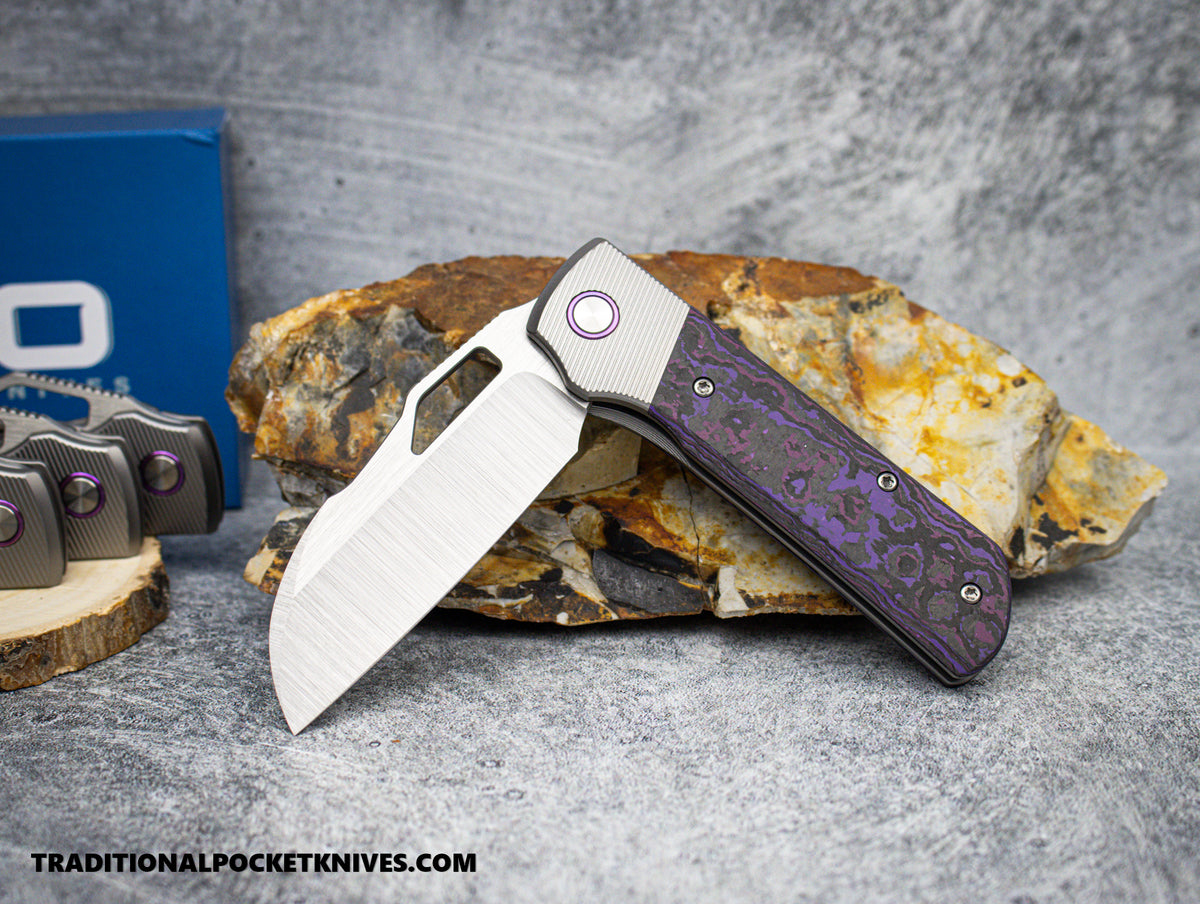 Divo Knives Stout V2: Righty - Fat Carbon Purple Haze / Belt Satin