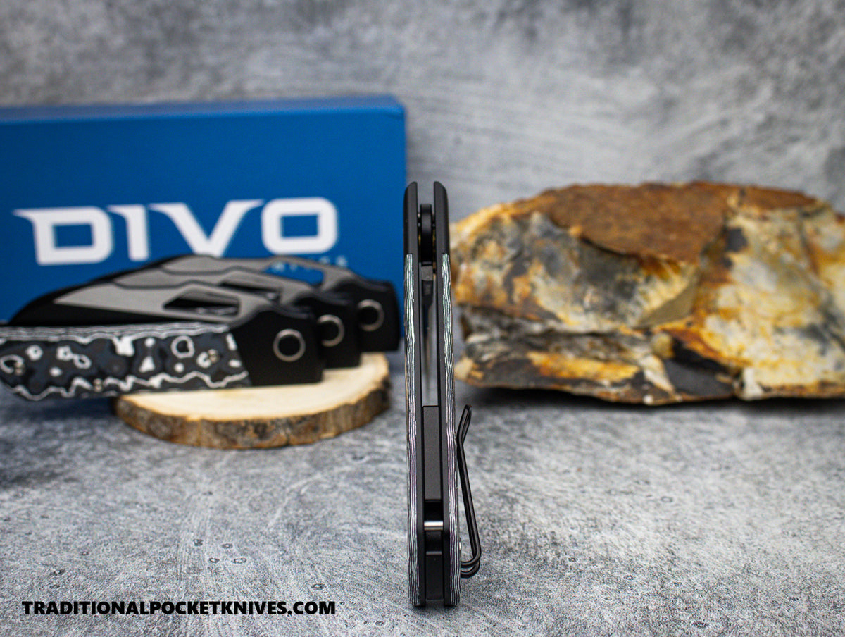 Divo Knives Stout V2: Righty - Fat Carbon White Storm / Two Tone DLC Belt Satin