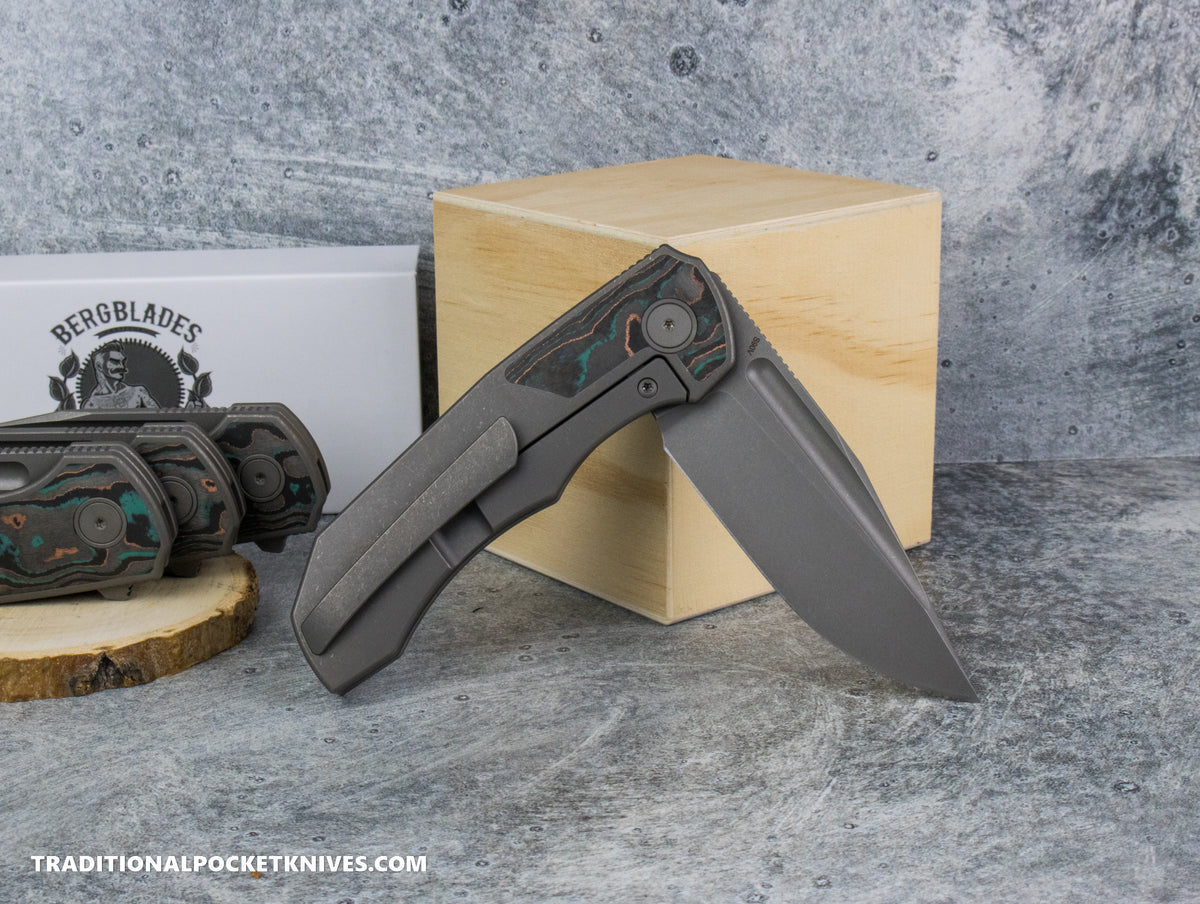 BergBlades Tick : Sandblast Stonewashed Titanium CamoCarbon Shipwreck Inlay : Sandblast Stonewashed S90V