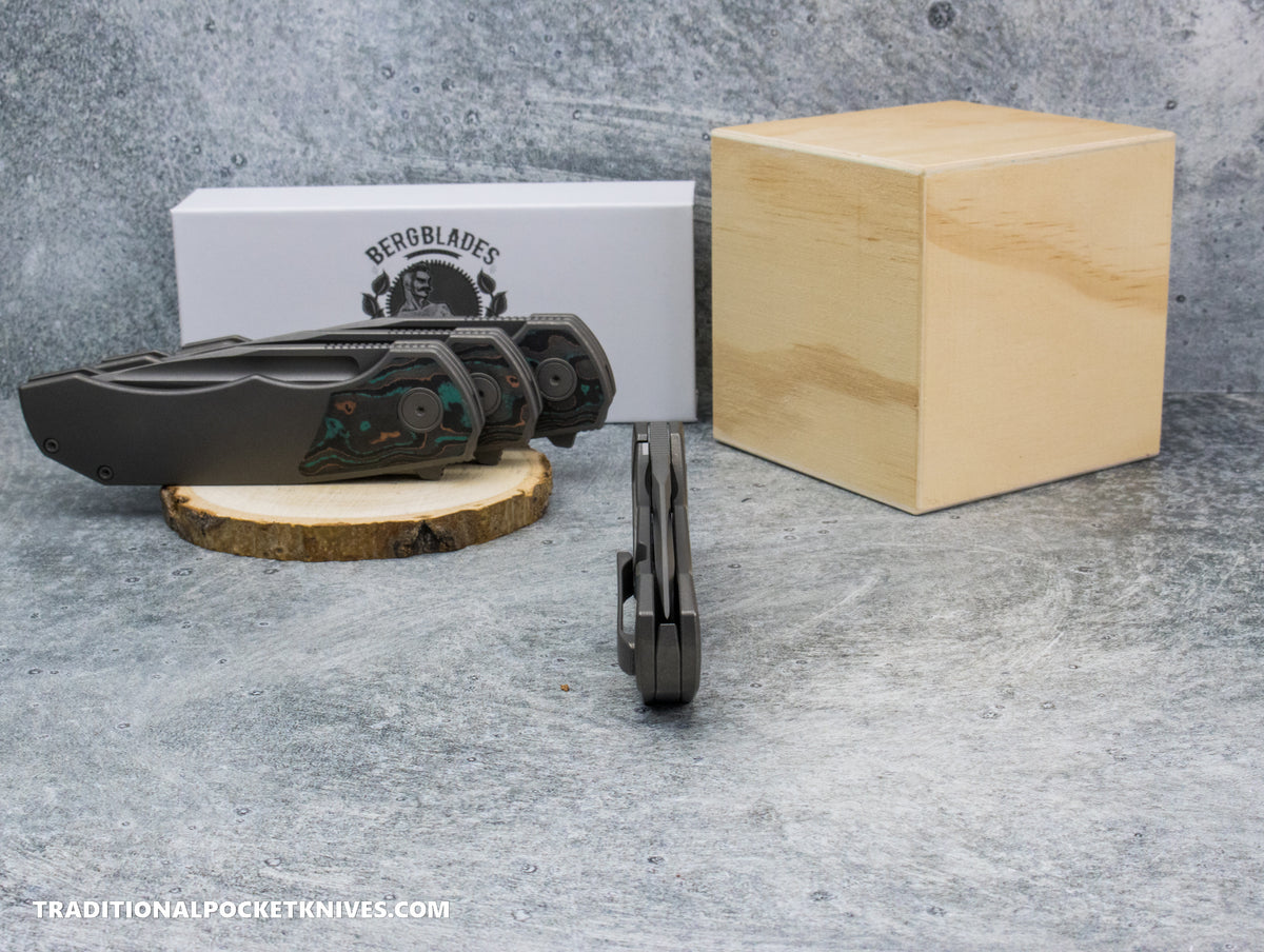 BergBlades Tick : Sandblast Stonewashed Titanium CamoCarbon Shipwreck Inlay : Sandblast Stonewashed S90V