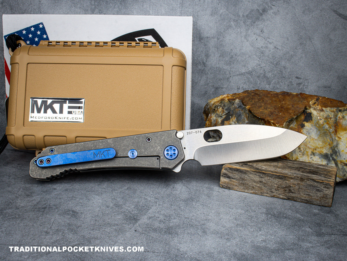 Medford Knives 187 DP Tumbled Drop Point / D2 / Tumbled &quot;2nd Amendment&quot; Handle / Blue HW / Blue Clip