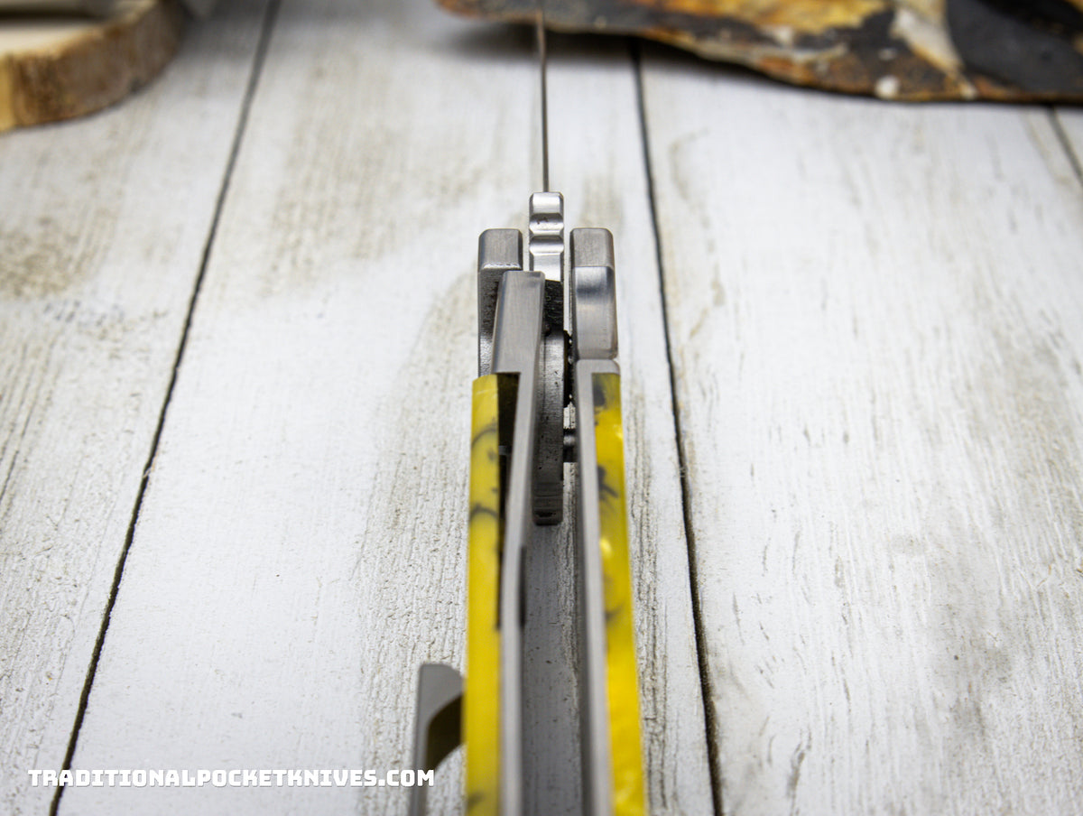 Finch RoadRunner Yellow&amp;Black Resin