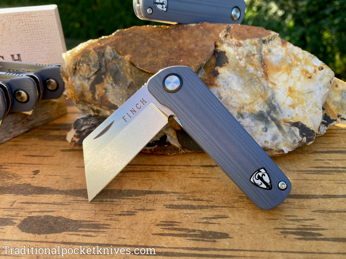 Finch Runtly G-10 Smokey Gray