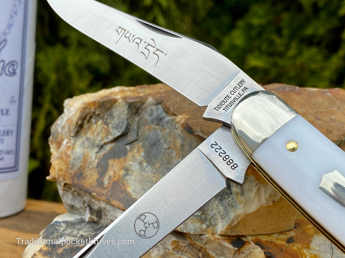 Great Eastern Cutlery #888222 Tidioute Cutlery Bayou Trapper Yeti Ivory Acrylic