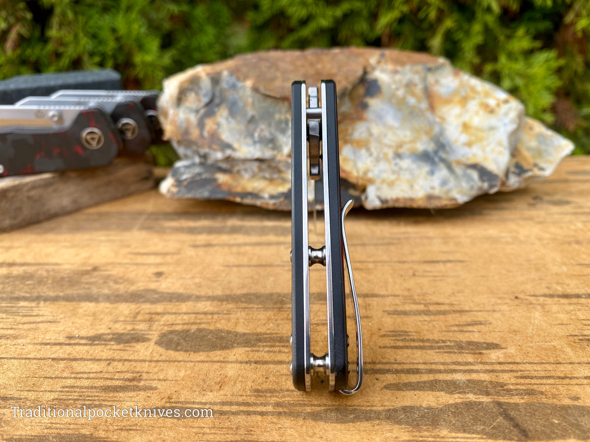 QSP Penguin Mini Knife QS130XS-E1 Shredded Carbon Fiber G10 Red 14C28N Steel