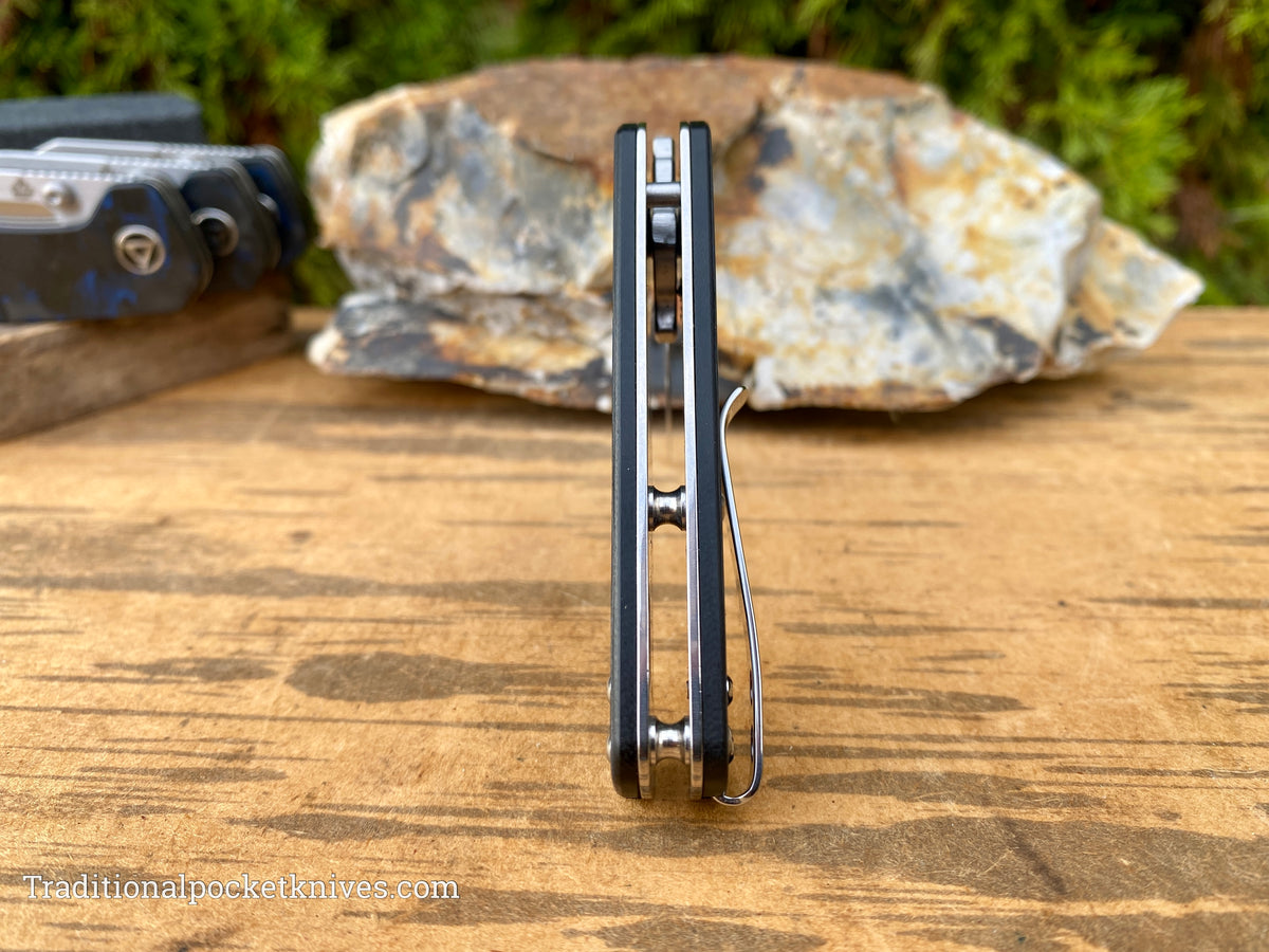 QSP Penguin Mini Knife QS130XS-D1 Shredded Carbon Fiber G10 Blue 14C28N Steel