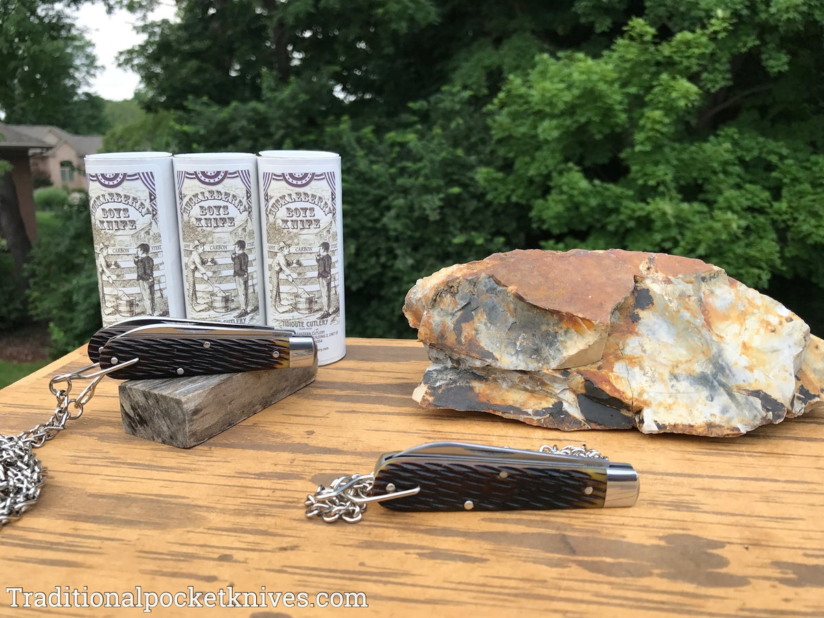 Great Eastern Cutlery #152118 Bail&amp;Chain Tidioute Cutlery Huckleberry Boys Knife Antique Yellow Jig Bone