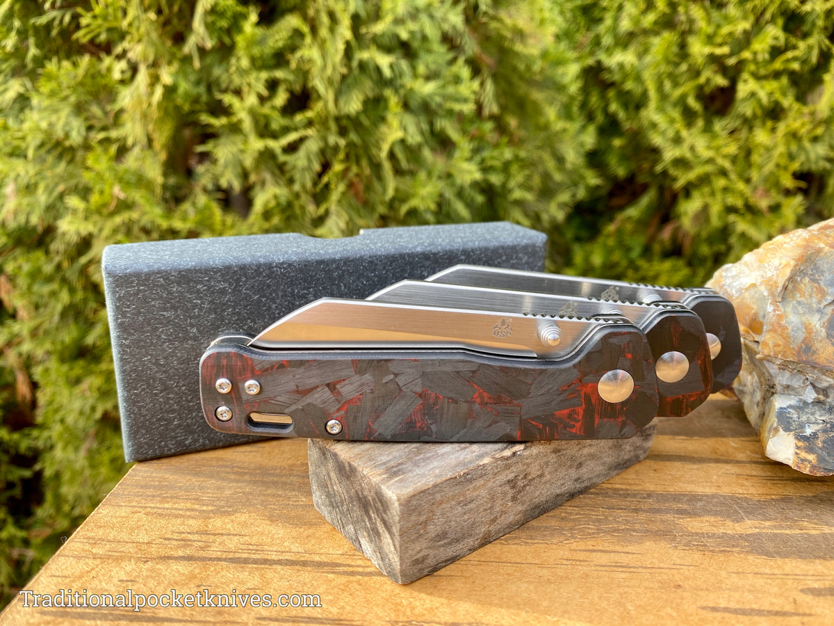 QSP Penguin Knife QS130-TRD Shredded Red Carbon Fiber G10 D2 Steel