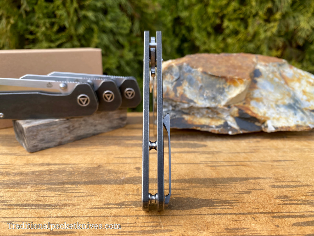 QSP Penguin Knife QS130-M Black Titanium 154CM