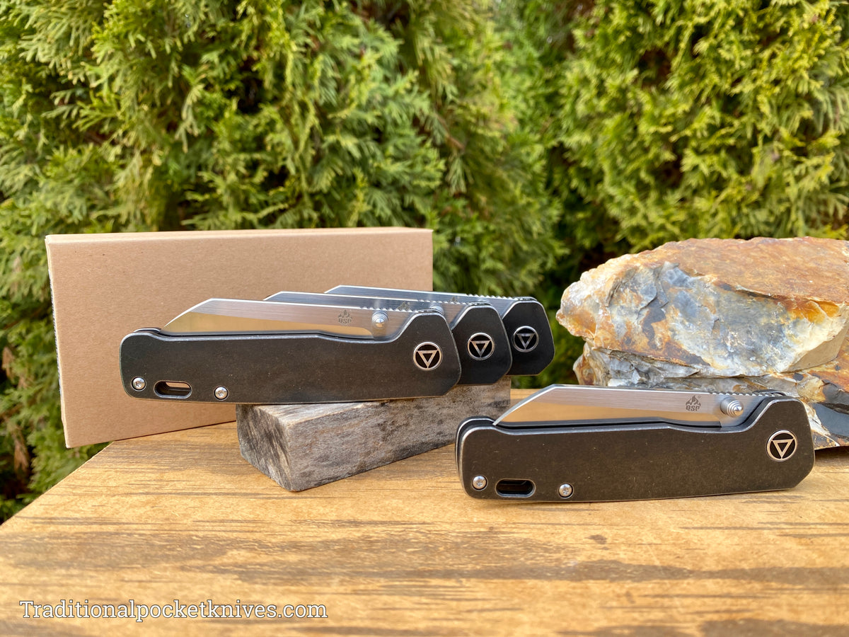 QSP Penguin Knife QS130-M Black Titanium 154CM