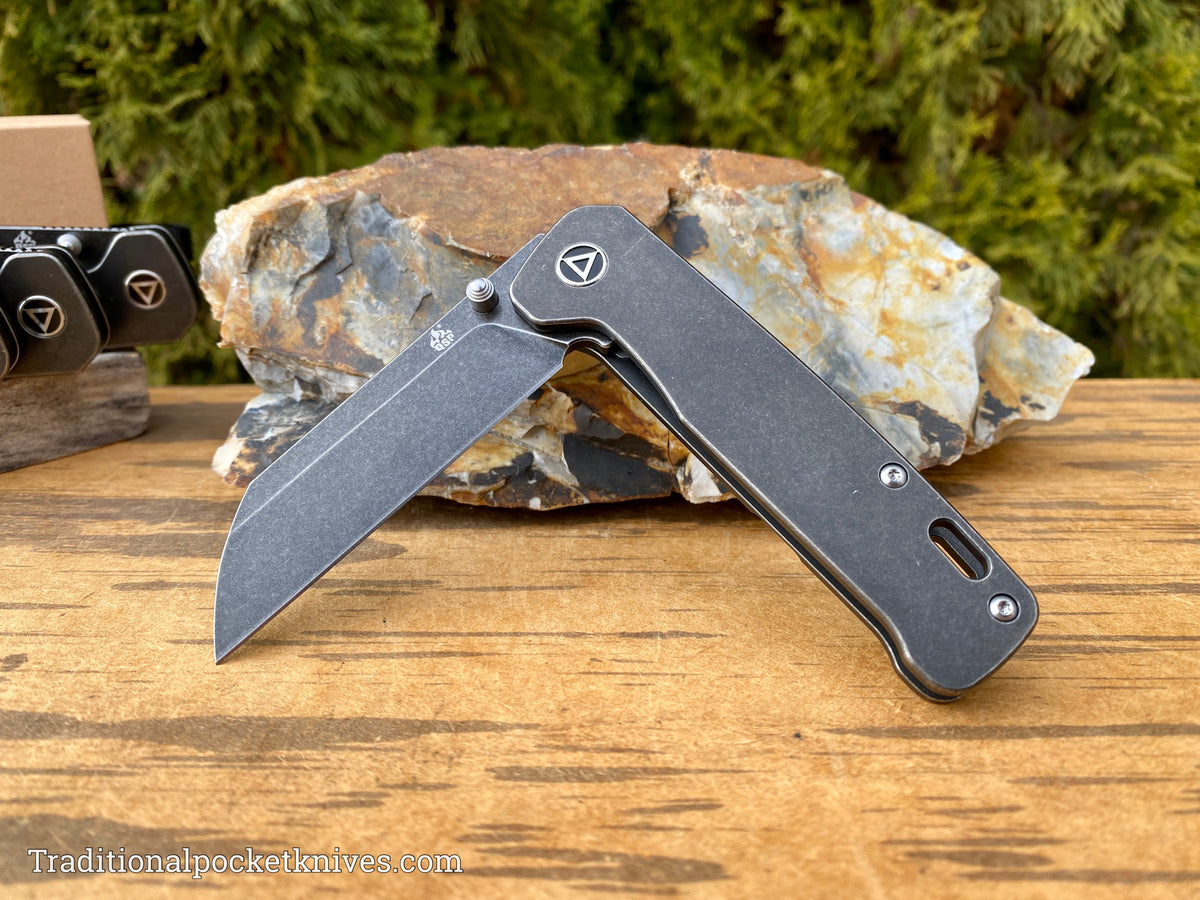 QSP Penguin Knife QS130-O Black Titanium 154CM