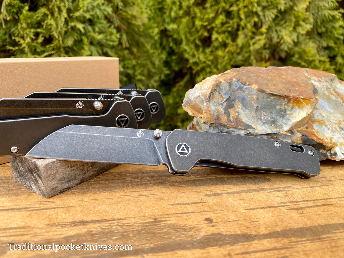 QSP Penguin Knife QS130-O Black Titanium 154CM