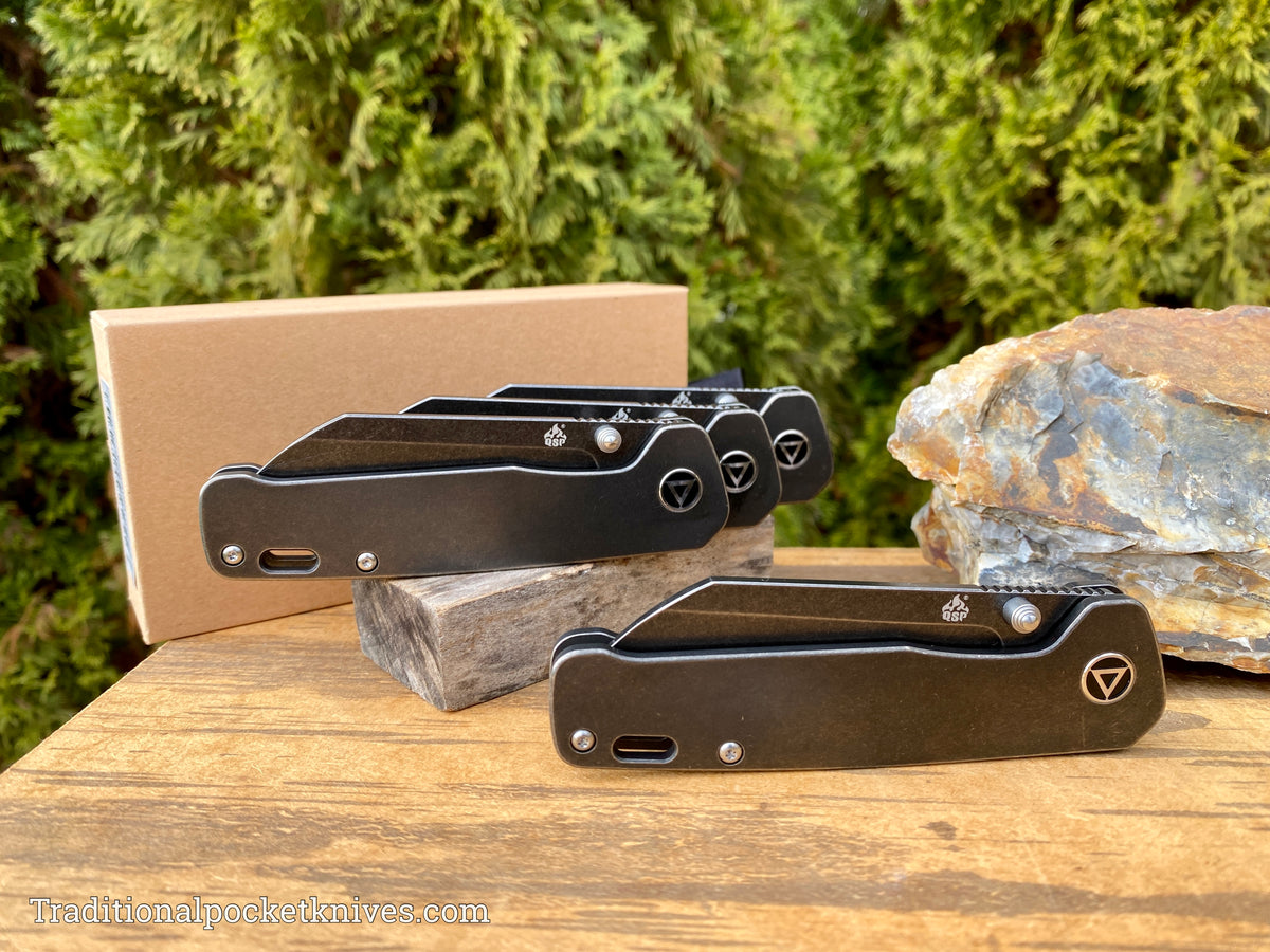 QSP Penguin Knife QS130-O Black Titanium 154CM