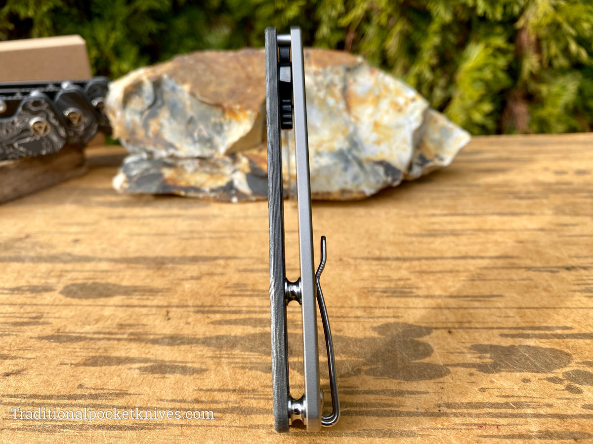 QSP Penguin Plus Knife QS130XL-D2 Aluminum Foil Carbon Fiber / Bead Blasted Titanium 20CV Steel