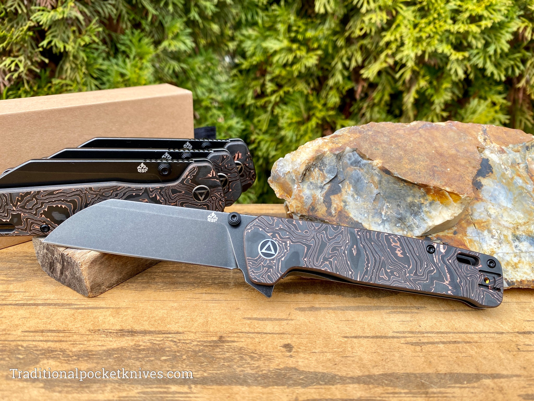 QSP Penguin Plus Knife QS130XL-E2 Copper Foil Carbon Fiber / Black