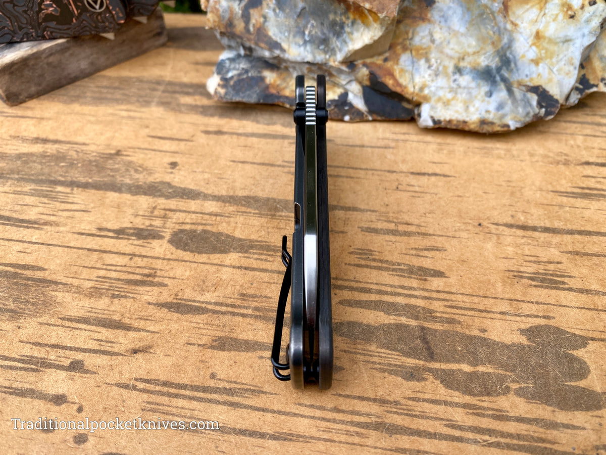 QSP Penguin Plus Knife QS130XL-E1 Copper Foil Carbon Fiber / Black Titanium Stonewashed 20CV Steel
