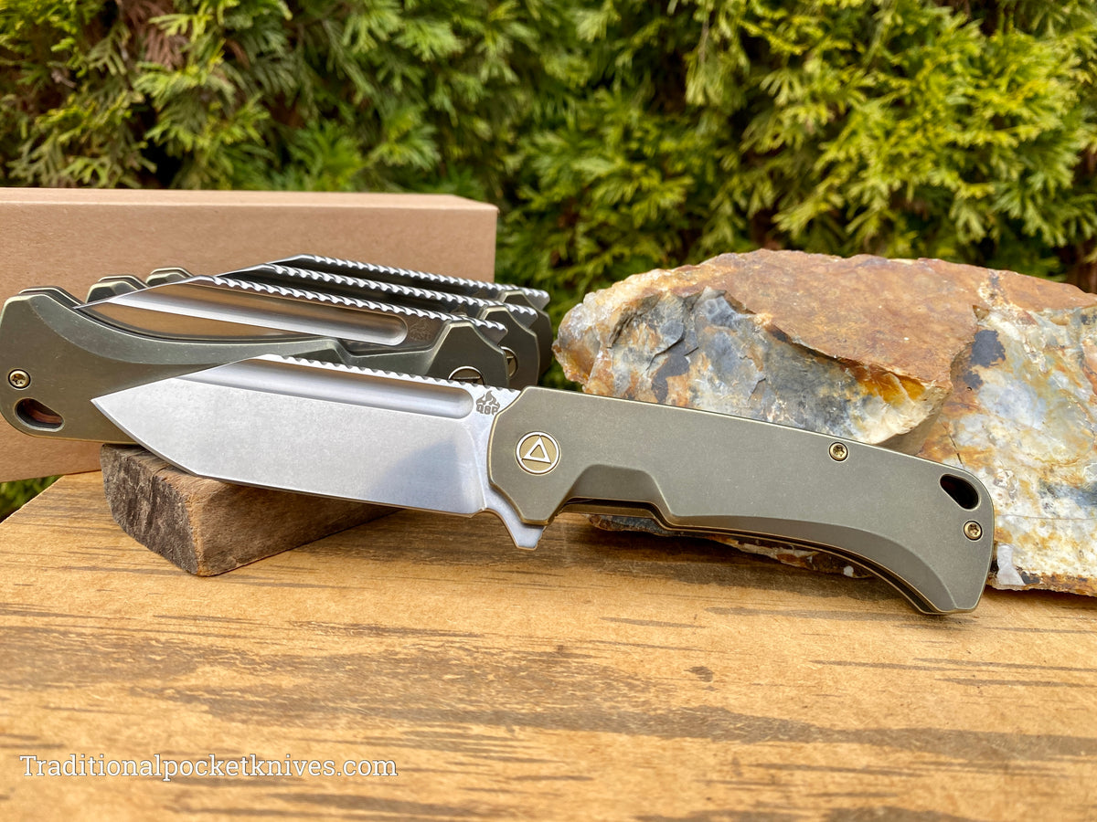 QSP Rhino Knife QS143-D Bronze Stonewashed Titanium Stonewashed M390 Steel