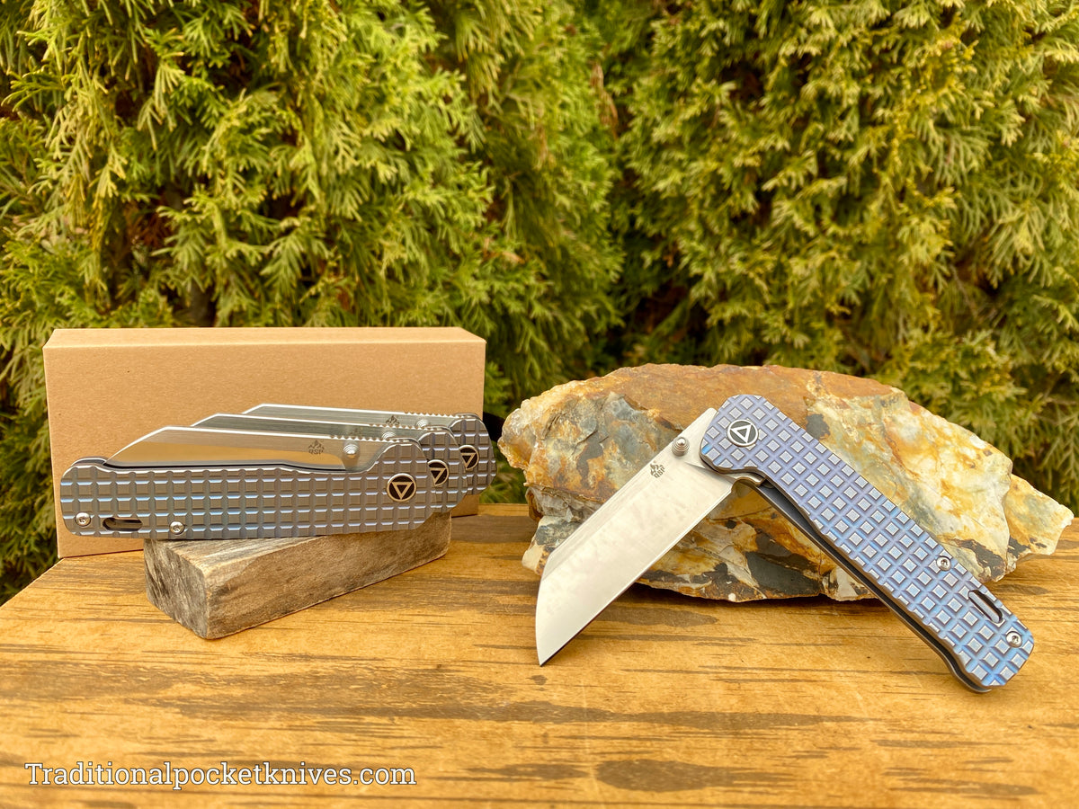 QSP Penguin Knife QS130-RFRG1 Blue Titanium Frag 154CM