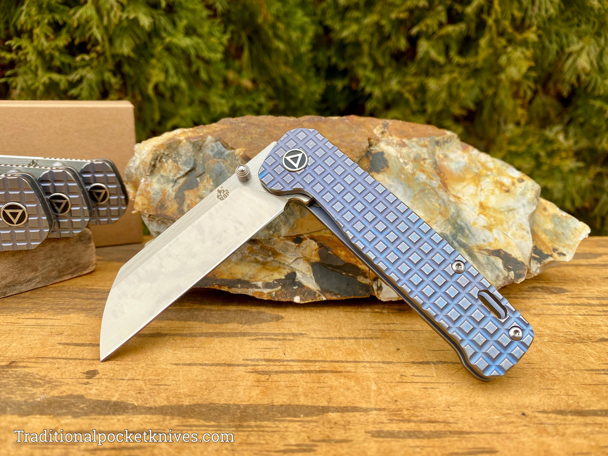 QSP Penguin Knife QS130-RFRG1 Blue Titanium Frag 154CM