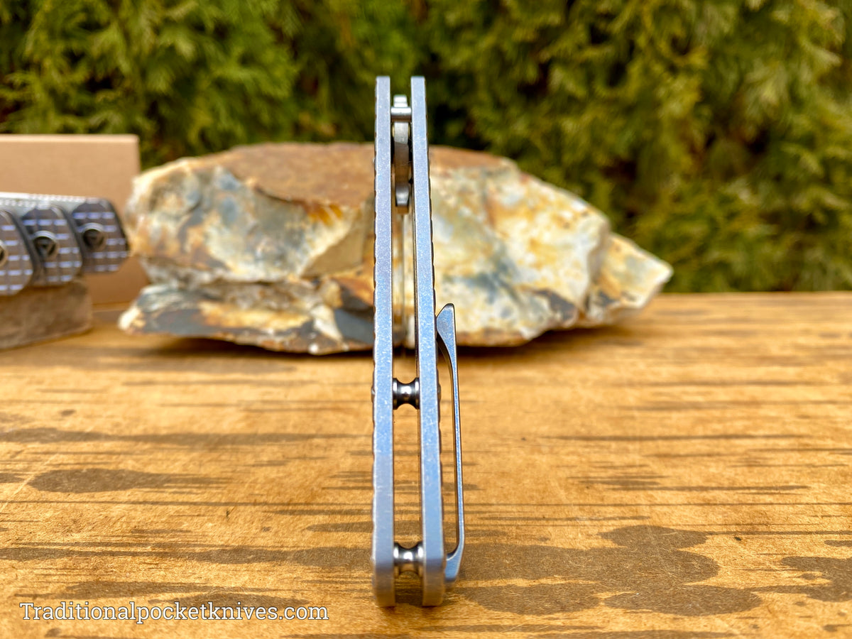 QSP Penguin Knife QS130-RFRG1 Blue Titanium Frag 154CM