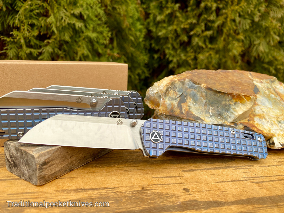QSP Penguin Knife QS130-RFRG1 Blue Titanium Frag 154CM