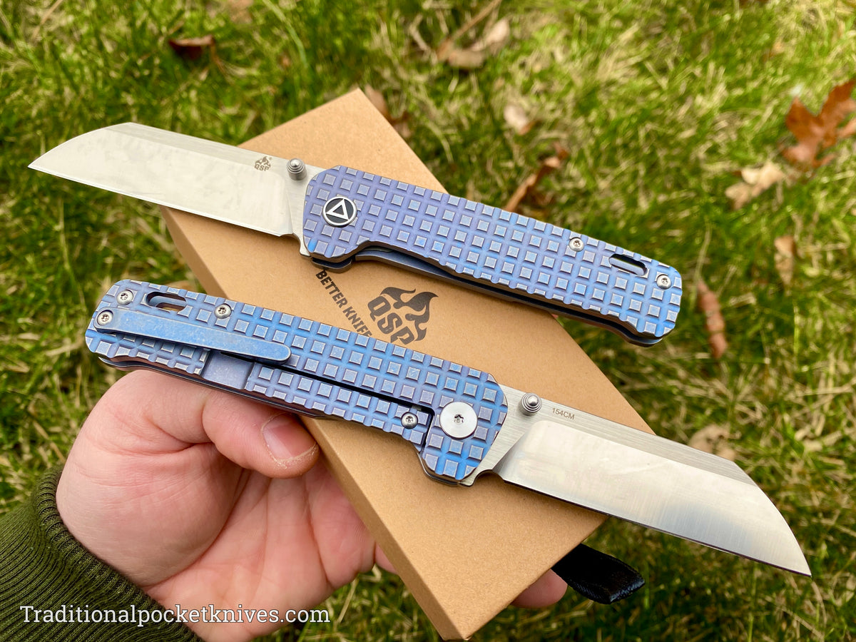 QSP Penguin Knife QS130-RFRG1 Blue Titanium Frag 154CM