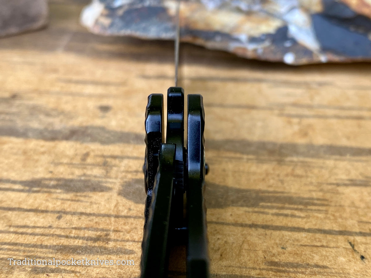 QSP Exclusive Penguin Knife QS130 Black Jigged Titanium M390